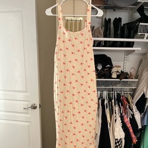 Super cute floral maxi dress